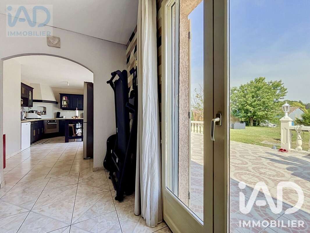 Maison 108 m² à Somme-Vesle  - photo 5