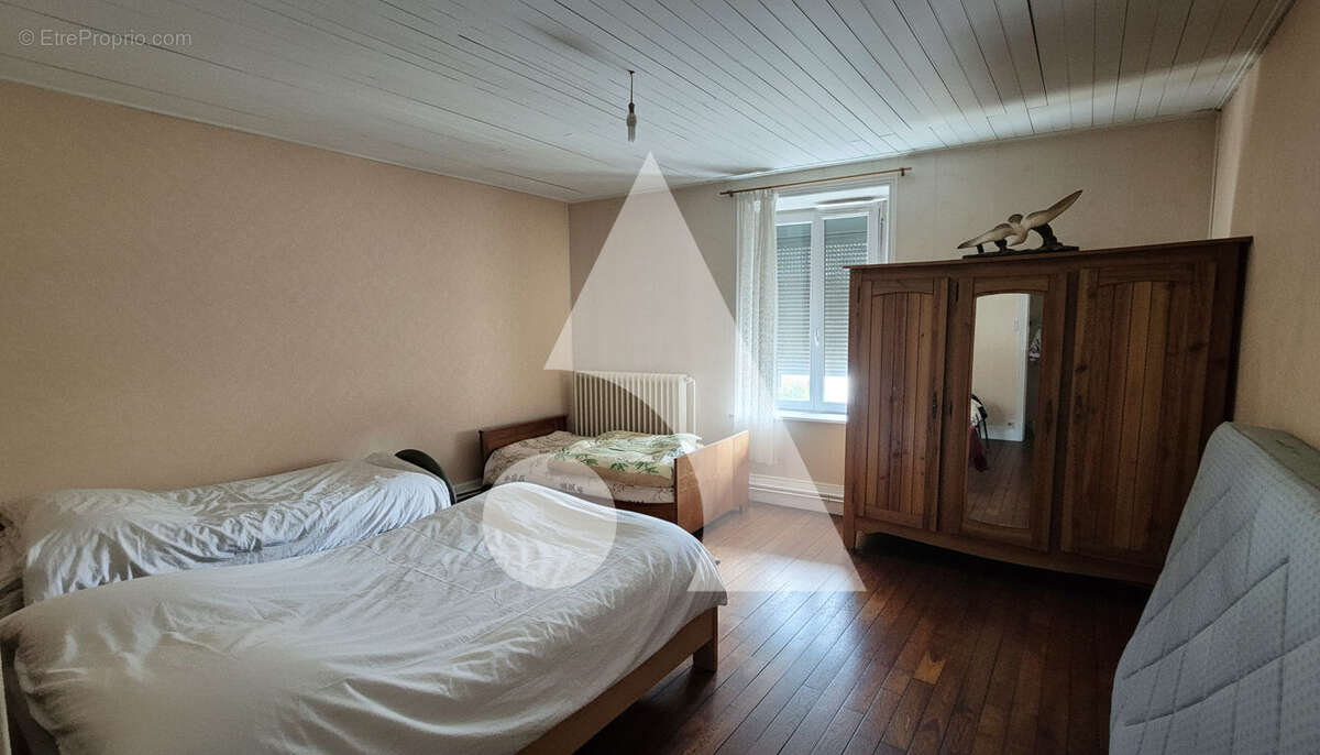 Maison 3 chambres avec un appartement T2 actuellement loué - Liffol le Grand - photo 8