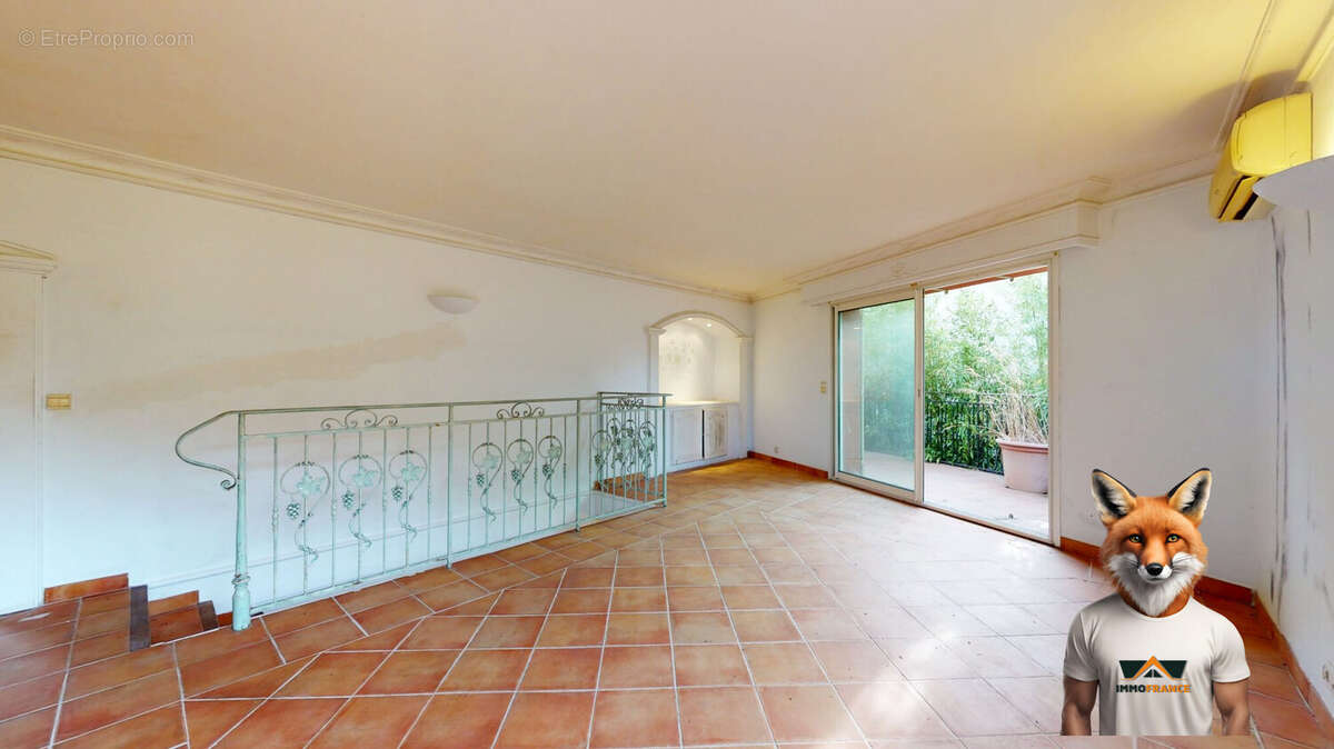Appartement 140 m² à Cogolin  - photo 3
