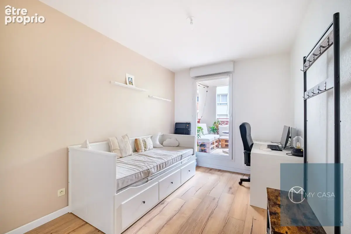 Lyon 7 - T3 de 68,5 m2 avec terrasse 12 m2 - photo 7