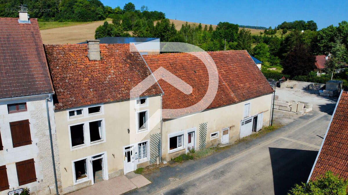 Maison Rochetaillée  8 pièce(s) - photo 2