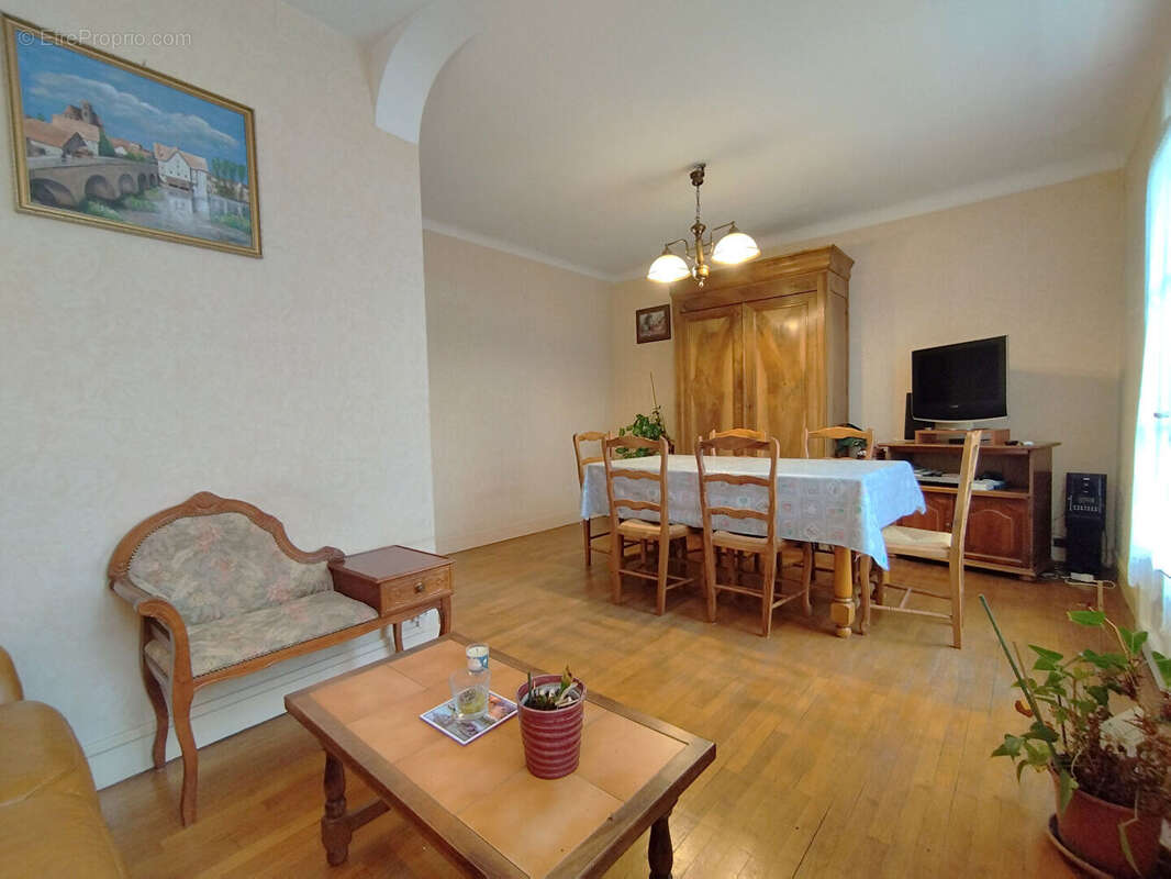 Maison à SAINT-PIERRE-DES-CORPS