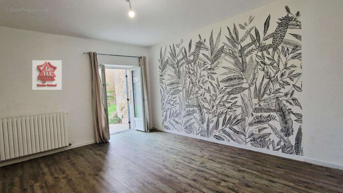 Maison à SAINT-PAUL-TROIS-CHATEAUX