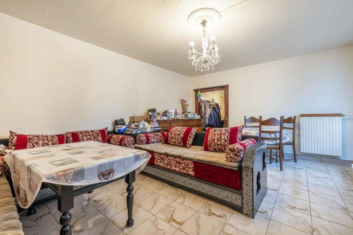 Appartement à SAVIGNY-LE-TEMPLE