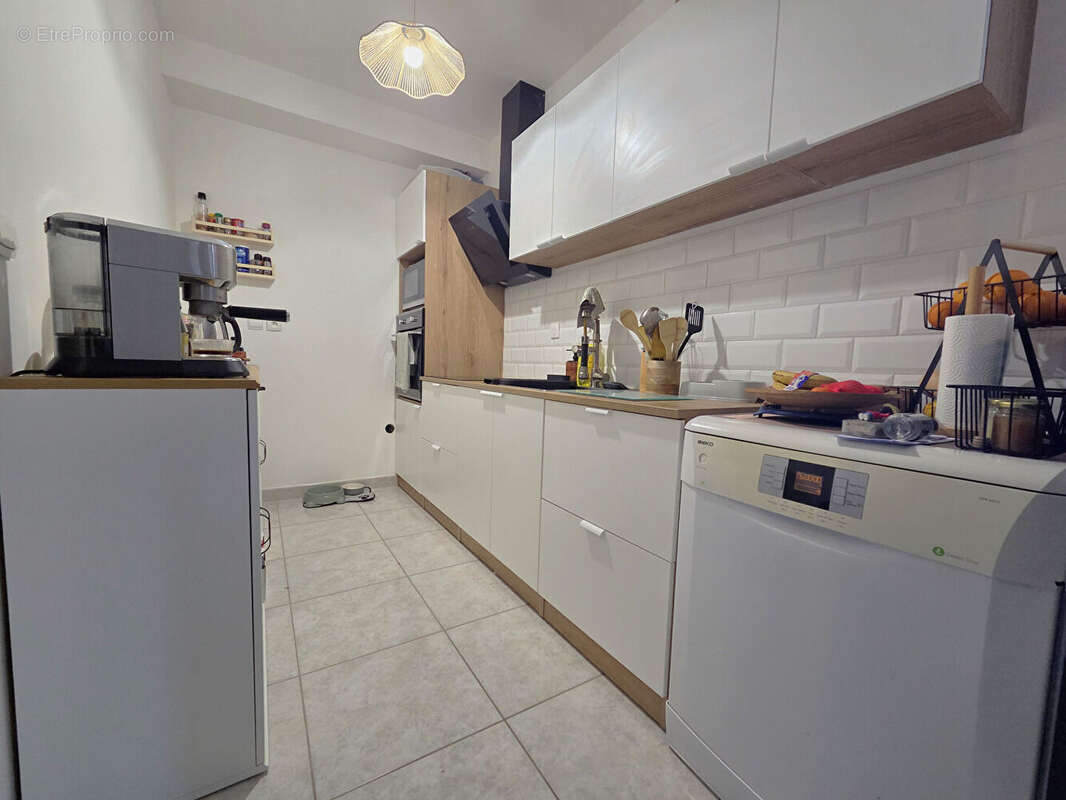 Appartement à SOLLIES-TOUCAS