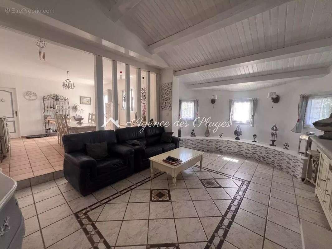 Maison à MESCHERS-SUR-GIRONDE