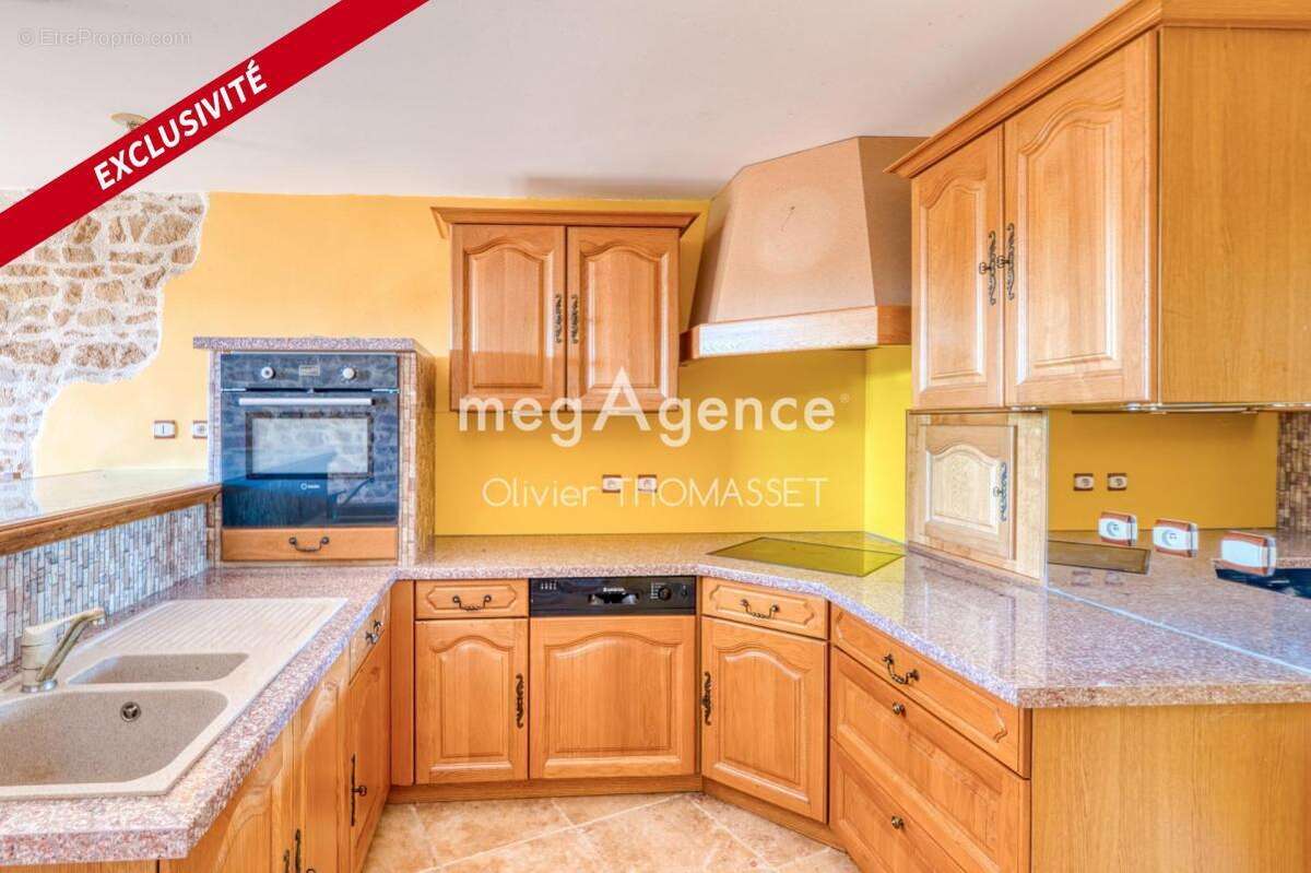 Appartement à COUZON-AU-MONT-D&#039;OR