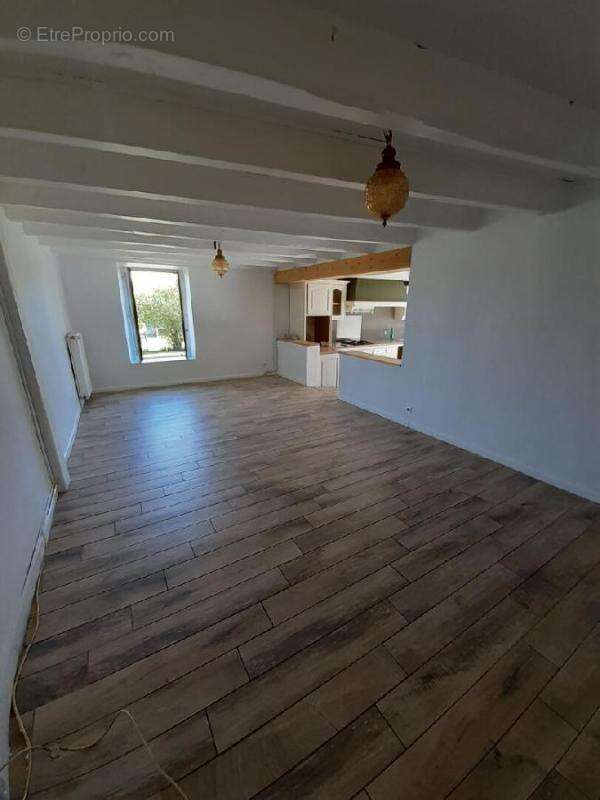 Maison à FLAVIGNAC