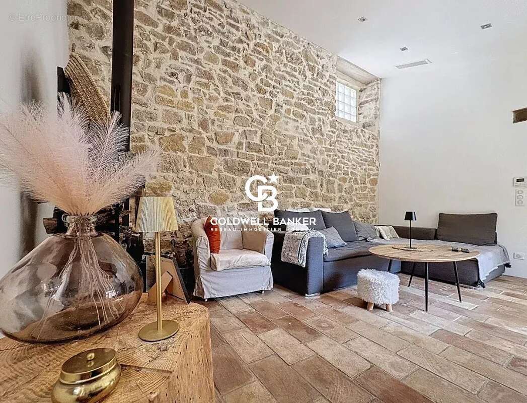 Maison à TOURRETTES