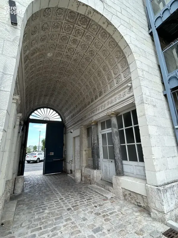 Type 3 dans immeuble de caractère - coeur de ville - photo 10