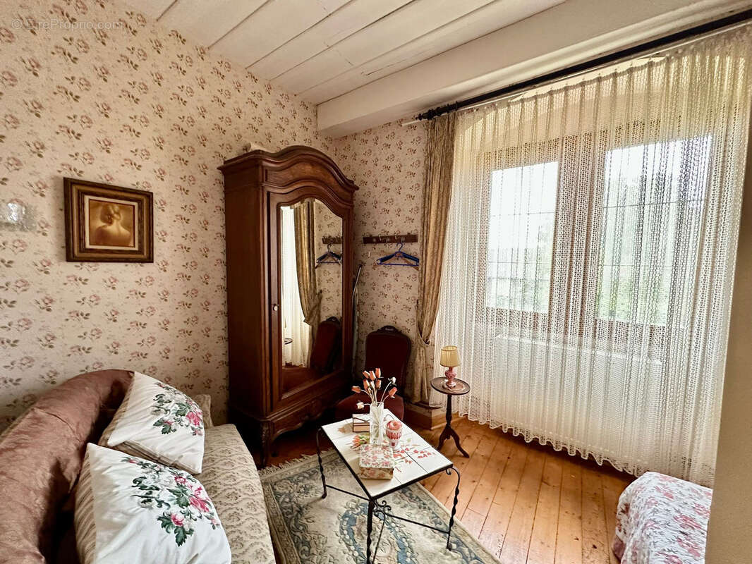 Maison à GRANGES-LE-BOURG