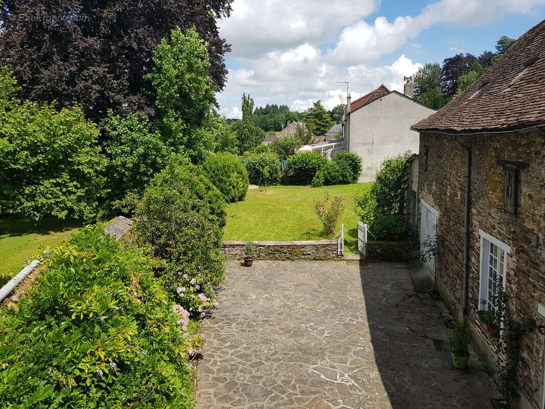 Maison à SAINT-YRIEIX-LA-PERCHE