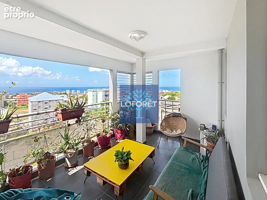 baisse de prix  A vendre : Appartement T3 avec vue mer sur Schoelcher - photo 3
