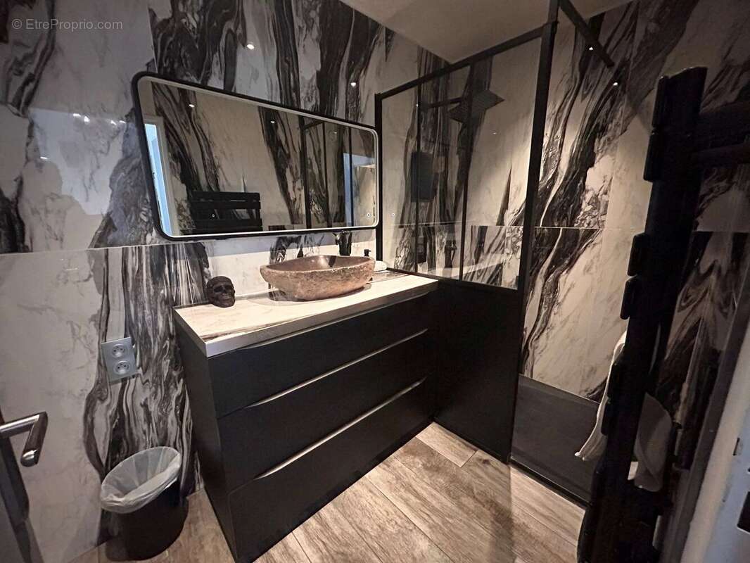 Appartement à VALLAURIS