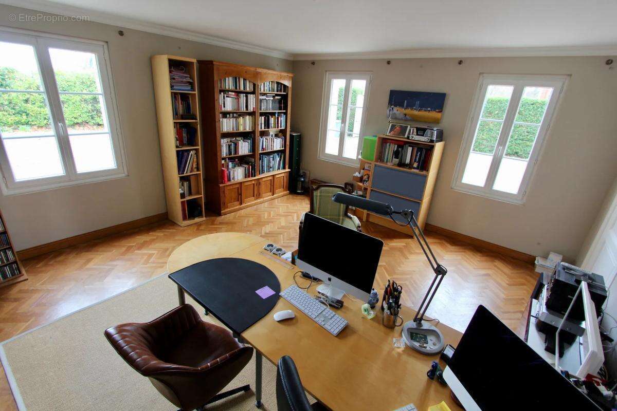 Maison à AMBARES-ET-LAGRAVE