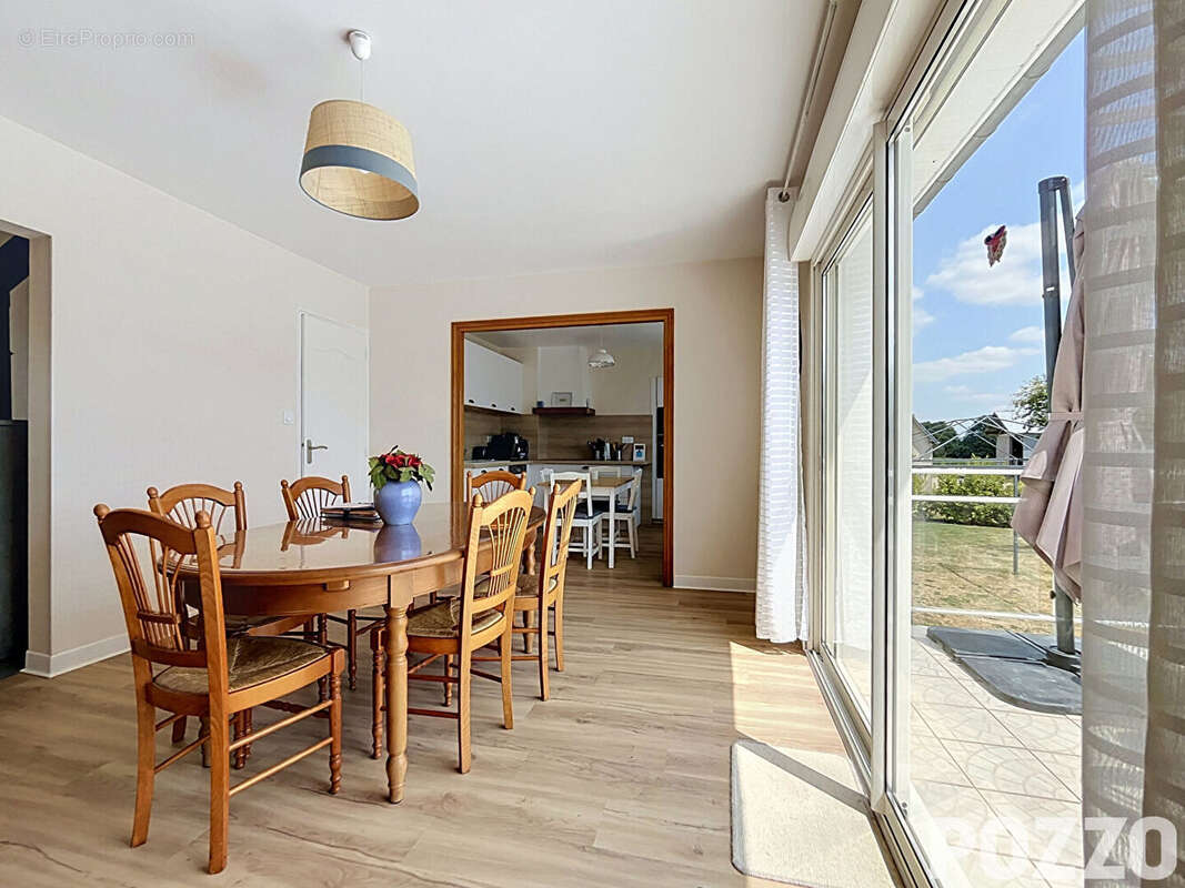 A Vendre - Saint Senier Sous Avranches - Maison 8 pièce(s) 133 m² - photo 2