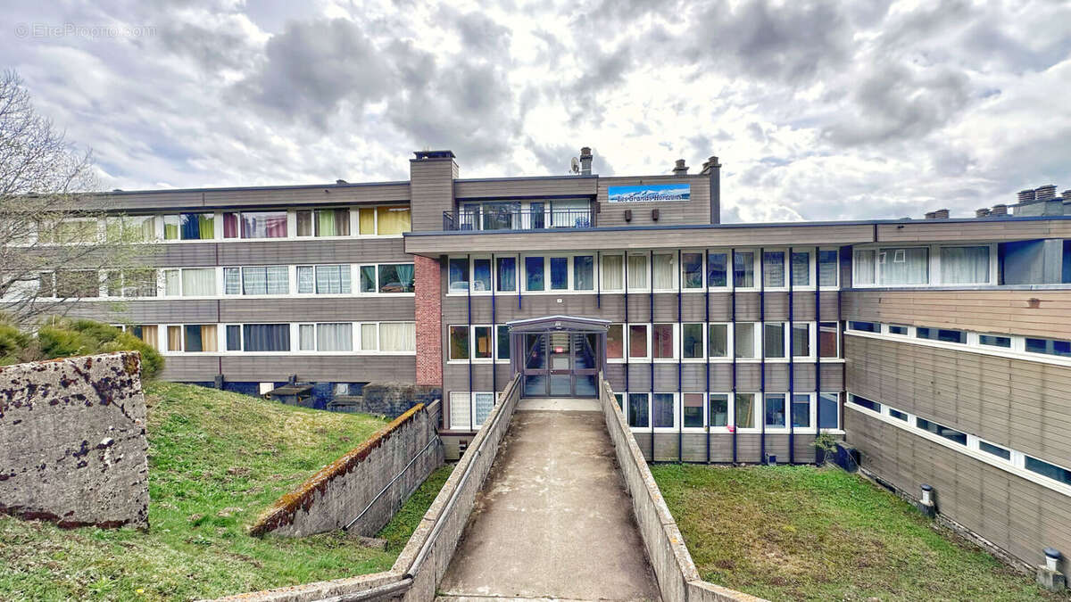 Appartement à BESSE-ET-SAINT-ANASTAISE