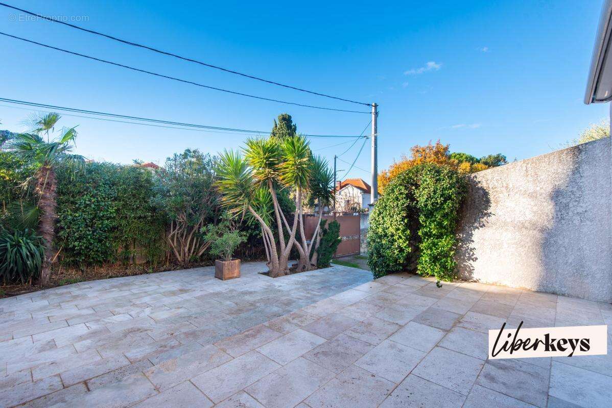 Maison à PELISSANNE