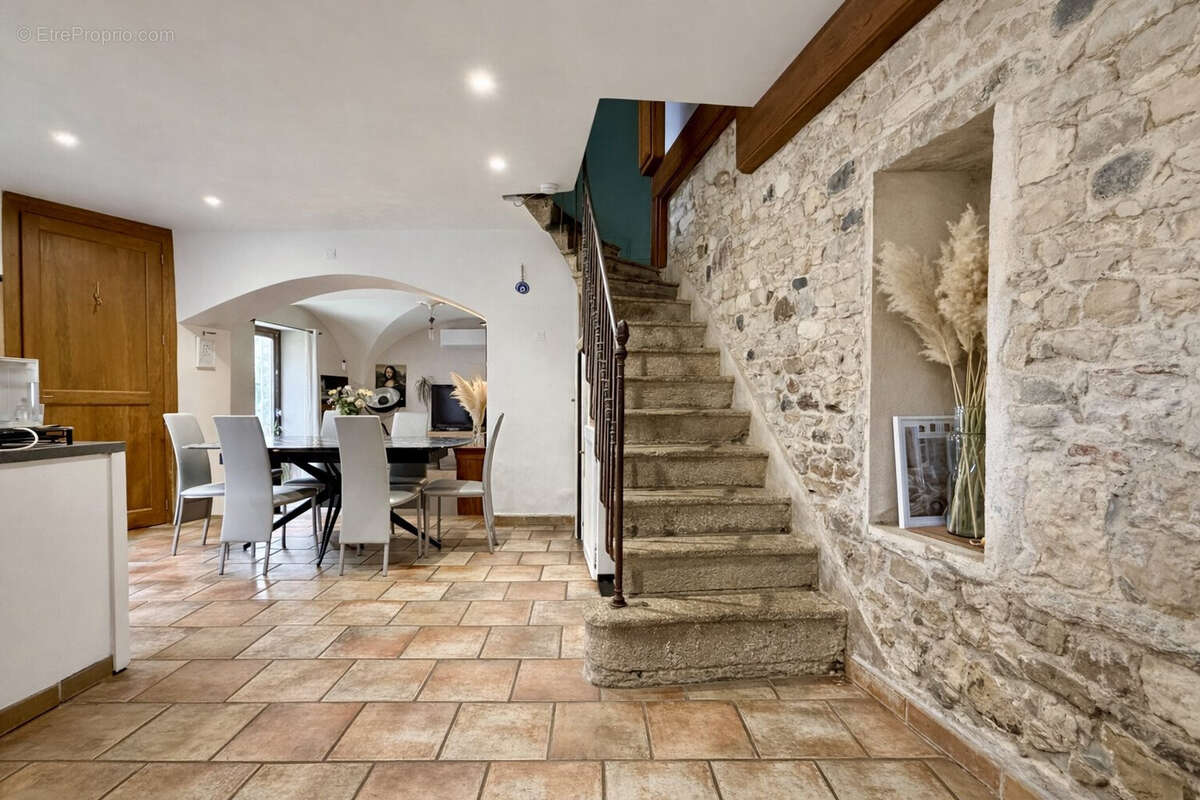 Maison 200 m² à La Sauvetat  - photo 3