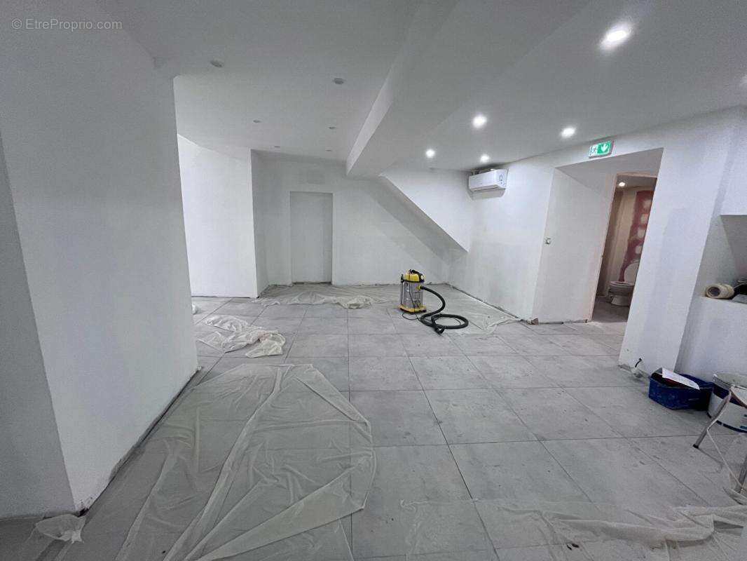 Immeuble de rapport de 200 m² environs à rénover pouvant être aménagé en deux appartements et un local - photo 15