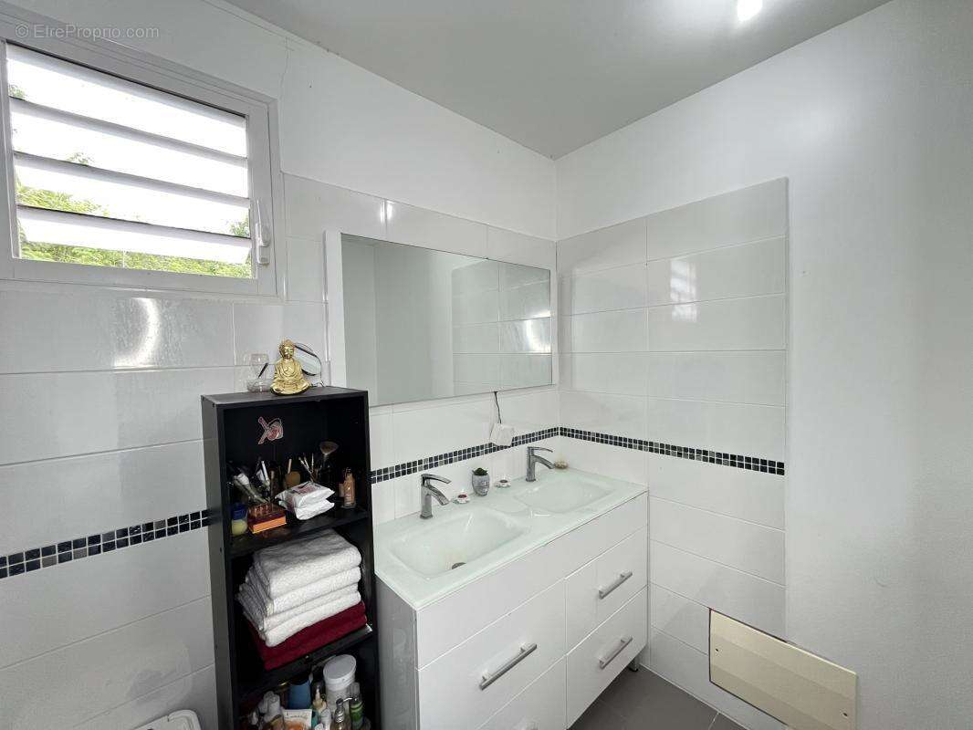Maison 131 m² à Le Moule  - photo 15