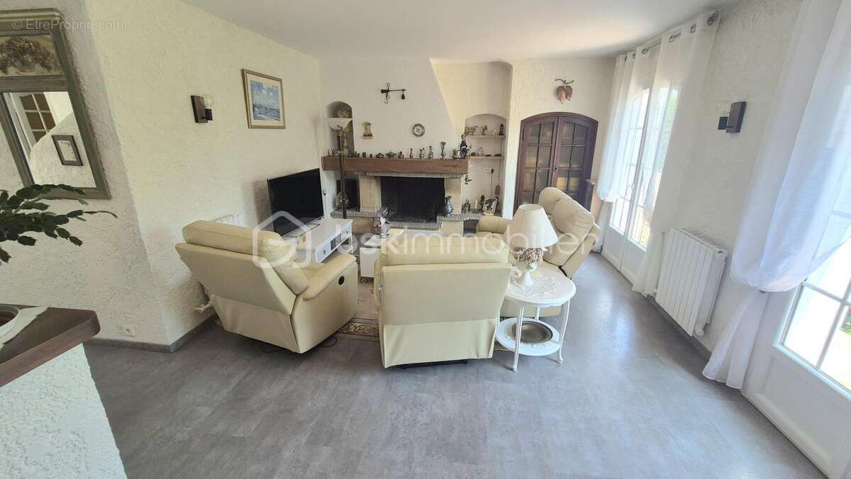 Maison à LA FARLEDE