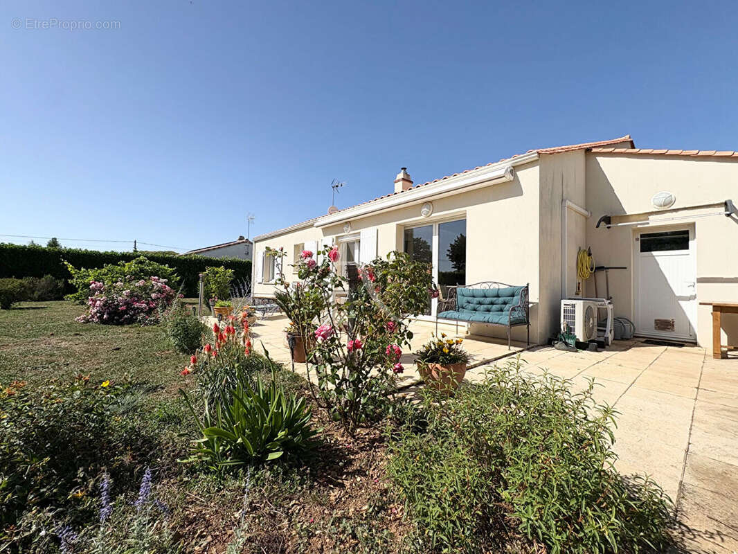 Maison à NALLIERS