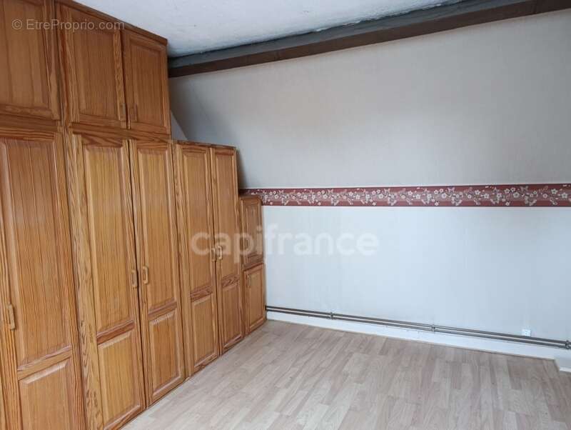 Maison à CROISILLES