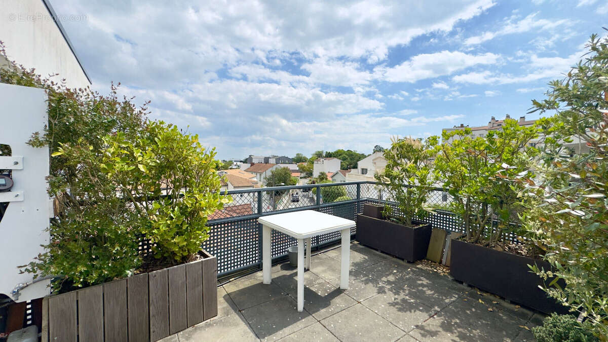 Quartier LA GENETTE - Appartement La Rochelle 4 pièce(s) 104 m2 - photo 5