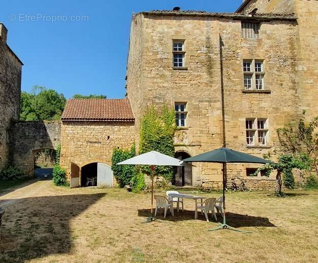 Corps de logis d'exception  Ancien château des XIII? & XV? siècles  Saint Pompon (25 km de Sarlat) - photo 4