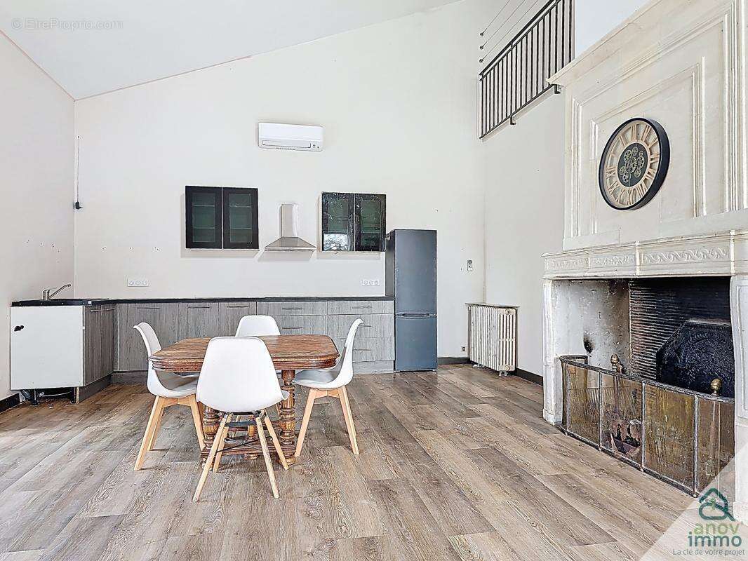 Incroyable propriété de 450m2 et 17000m2 de terrain - photo 2