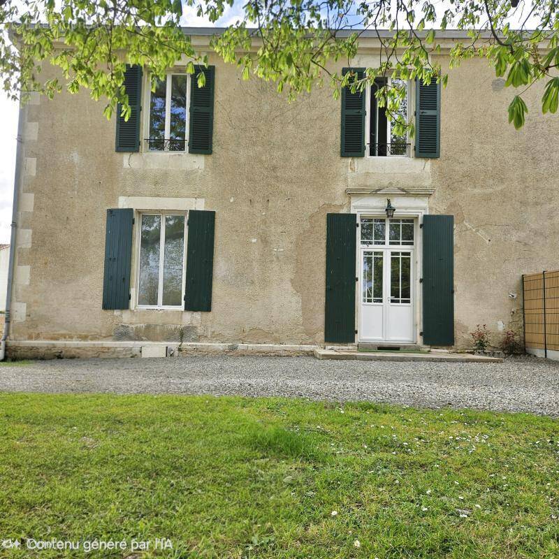 Maison à CHAMPAGNE-LES-MARAIS