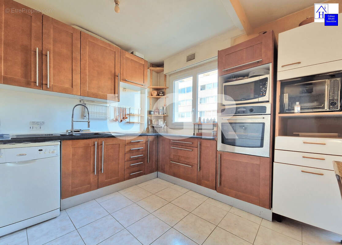 Cuisine (1) - Appartement à SAINT-MAUR-DES-FOSSES