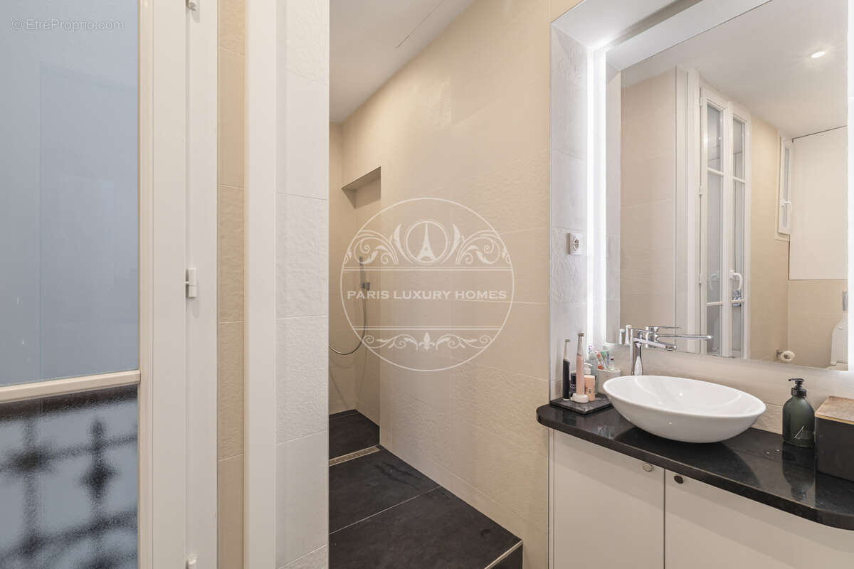 Appartement à PARIS-9E