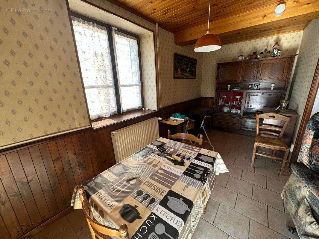 Maison à LA BATIE-MONTGASCON