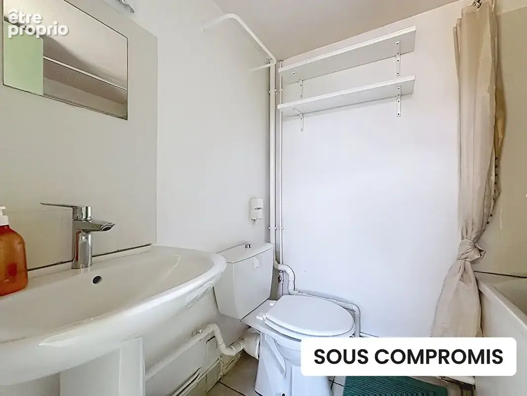 Appartement Rennes - Les Lices - studio - 20.26 m² carrez - 23.68 m² au sol - dernier étage - local vélo - photo 4