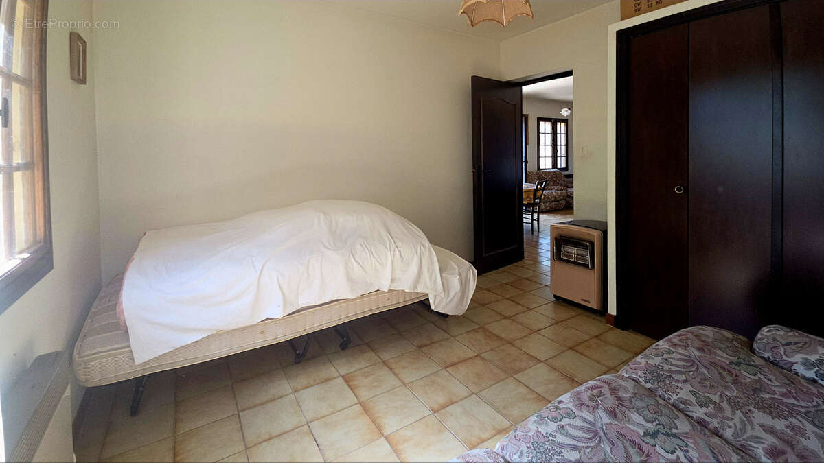 Maison de campagne sur 5 000 m2 de terrain - photo 9