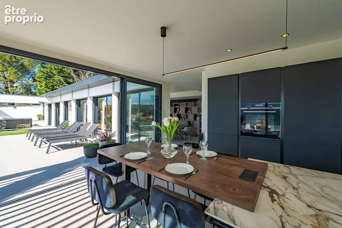VILLA CONTEMPORAINE  DE  PRESTIGE : 256m² sur  parcelle 913m²  - Panorama exceptionnel sur la Vallée du Rhône - photo 6