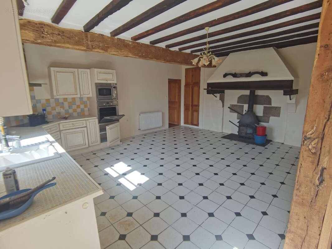 Maison à SAINT-JUNIEN