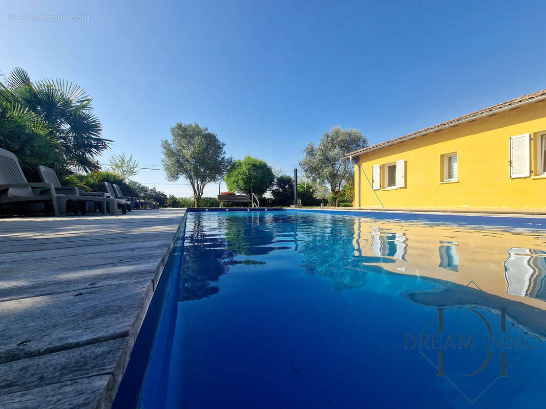 Maison à VIC-FEZENSAC