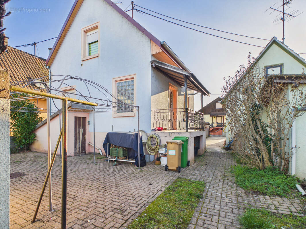 Maison à VILLAGE-NEUF