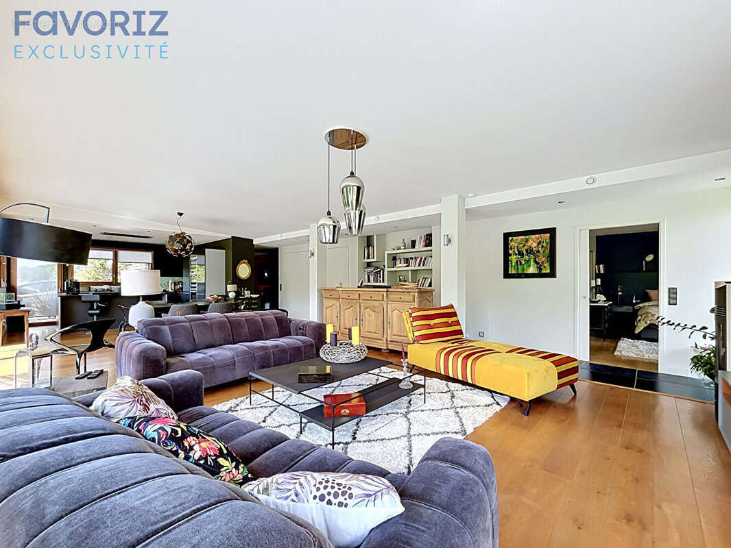 Maison à NEUFCHATEAU
