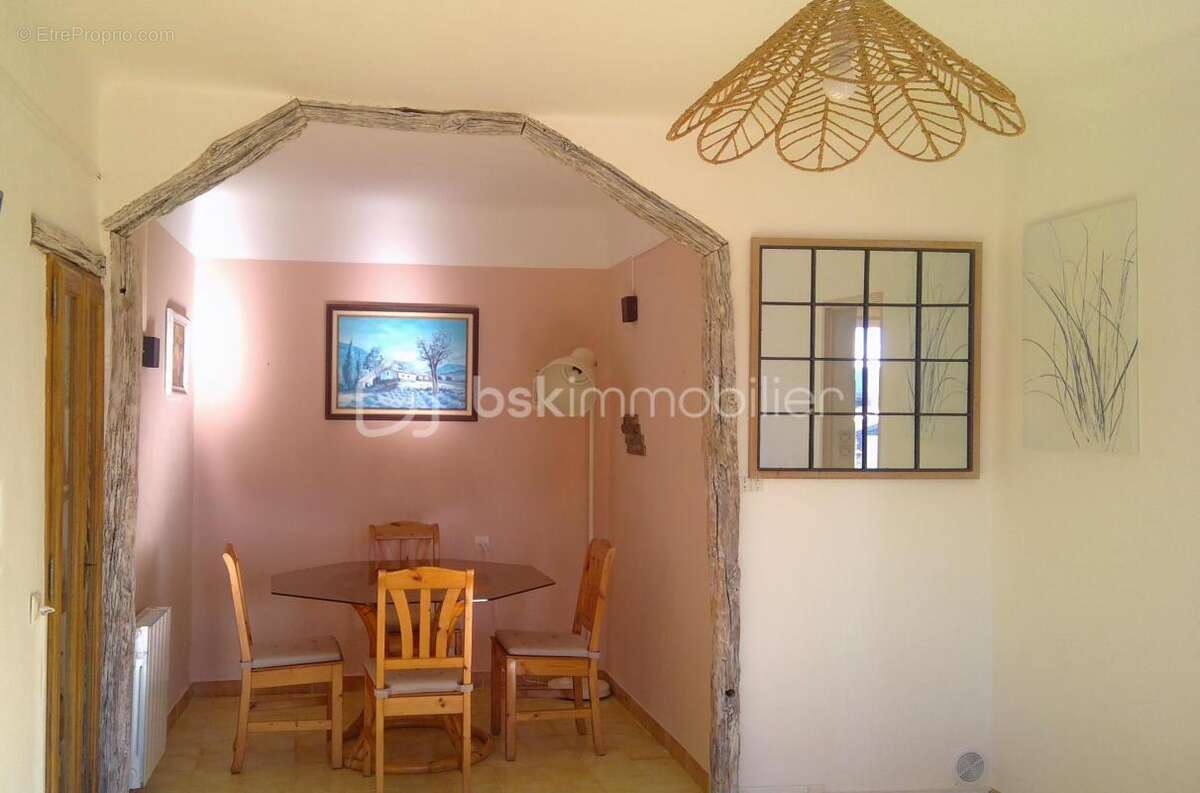 Maison à SAINT-ETIENNE-LES-ORGUES