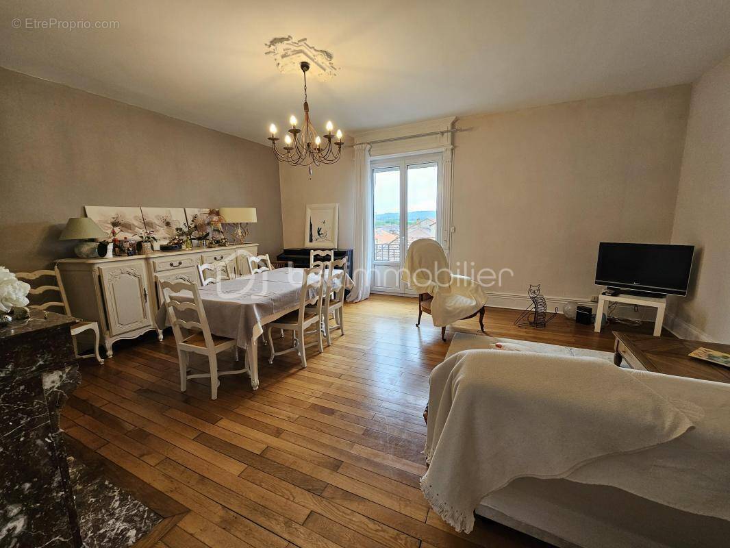 Appartement à LE COTEAU