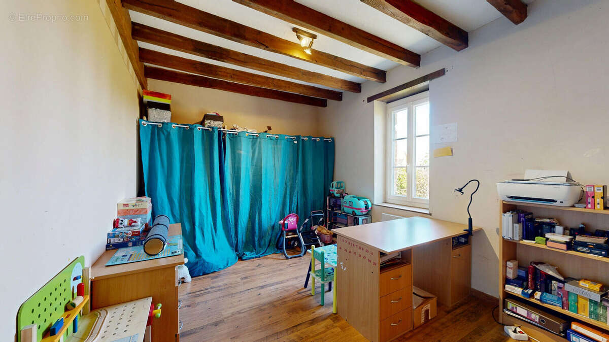 Maison à LA CHAPELLE-AUX-CHASSES