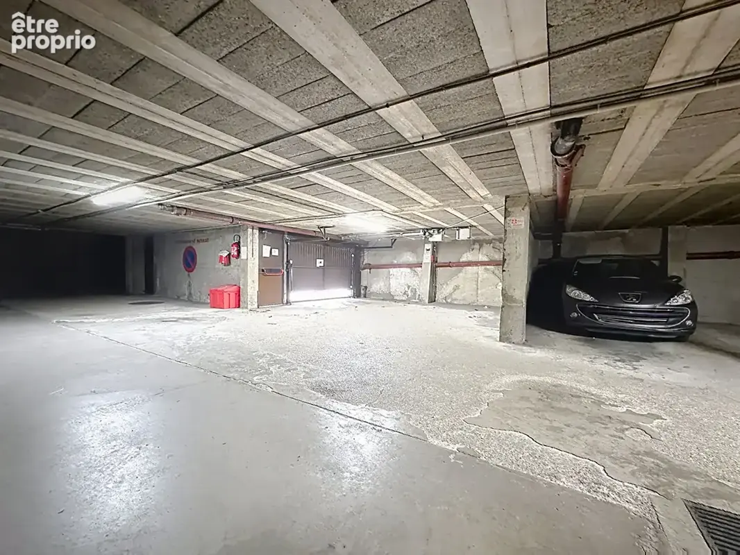 PLACE de parking Rue du CHATEAU - Dijon - photo 6