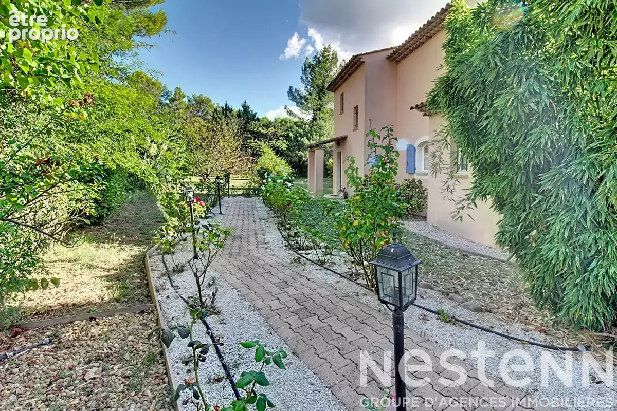 A VENDRE !Maison Lorgues 192 m2 + piscine + garage + 4000m2 - photo 25