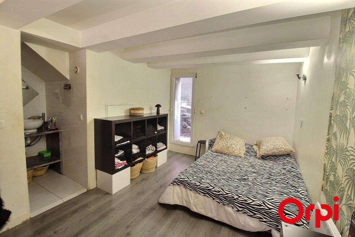 Appartement à MARSEILLE-6E