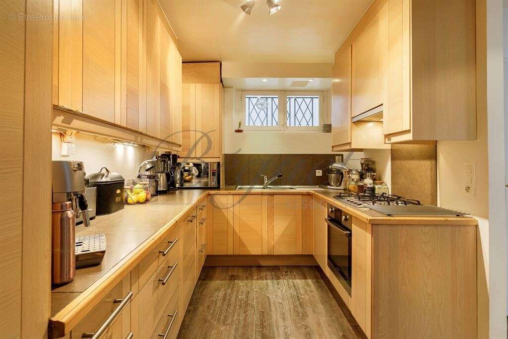 Maison à MARNES-LA-COQUETTE