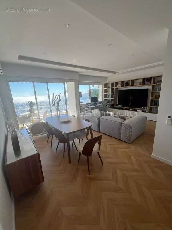 Appartement à ROQUEBRUNE-CAP-MARTIN